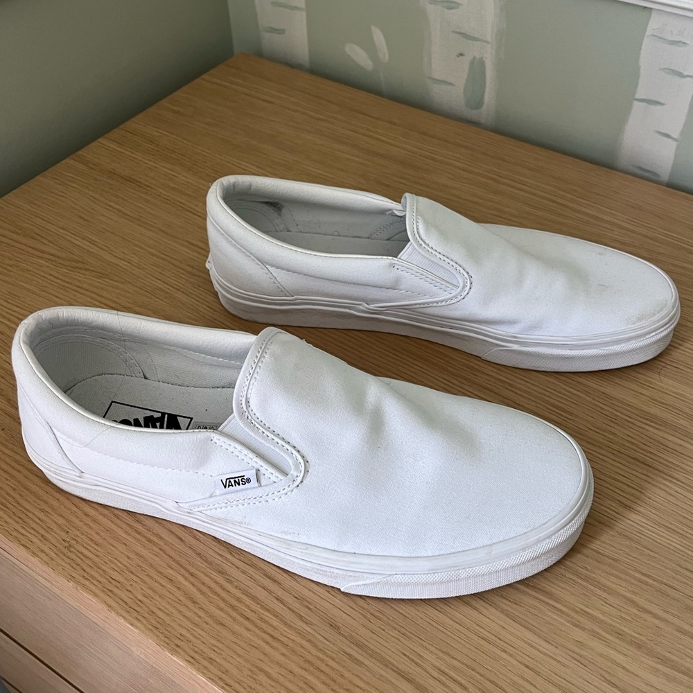 True White Van Unisex Classic Slip-on Shoes Sneakers - Men’s 11/ Women’s 12.5